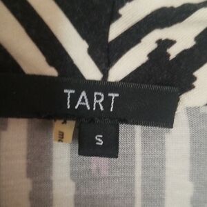 Tart Black and White-Purple Patterned Top